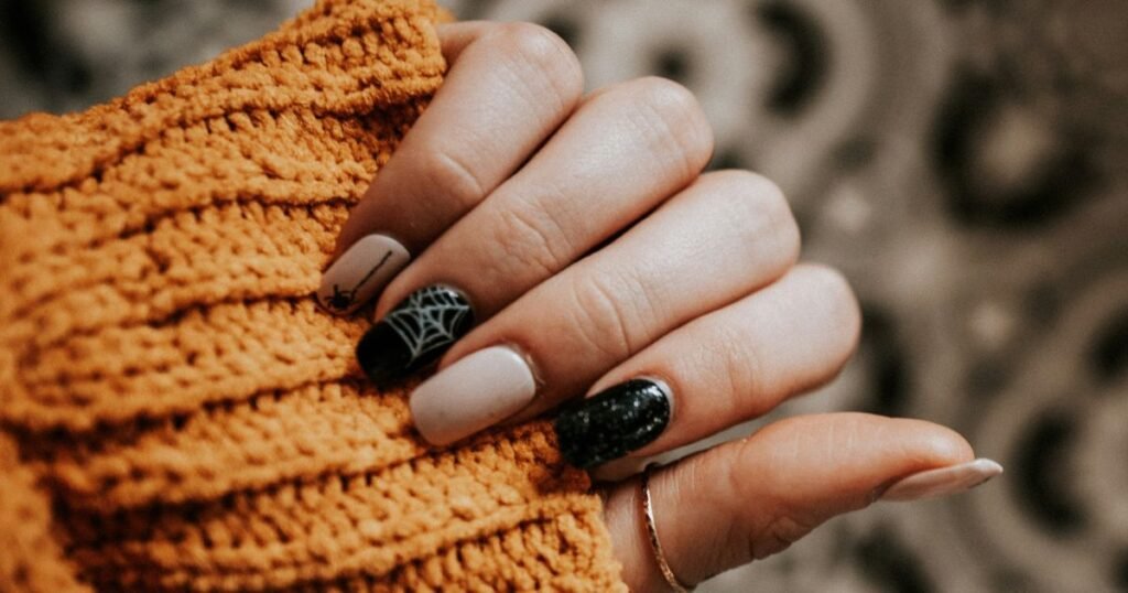 Halloween Spiderweb & Glitter Nails
