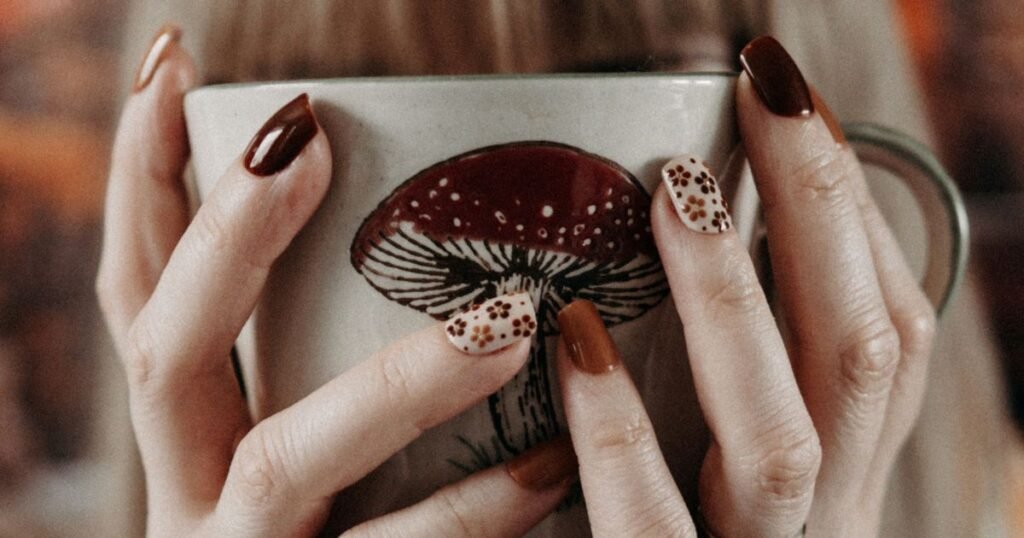 Retro Autumn Floral Nails